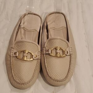 Johnston & Murphy Cream and Gold Loafers with Classic Design